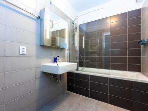 Pronájem bytu 2+kk, Praha - Hlubočepy, Devonská, 60 m2