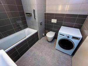 Pronájem bytu 2+kk, Praha - Hlubočepy, Devonská, 60 m2