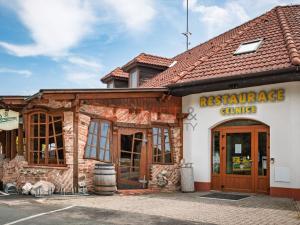 Pronájem restaurace, Břeclav - Poštorná, Celnice-středisko služeb, 270 m2