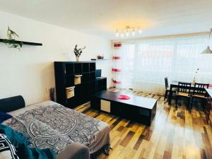 Pronájem bytu 3+kk, Praha - Stodůlky, Bašteckého, 68 m2
