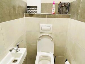 Pronájem bytu 3+kk, Praha - Stodůlky, Bašteckého, 68 m2