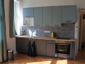 Prodej bytu 1+kk, Praha, Slavíkova, 27 m2