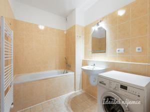 Pronájem bytu 3+kk, Praha - Kunratice, Za valem, 80 m2
