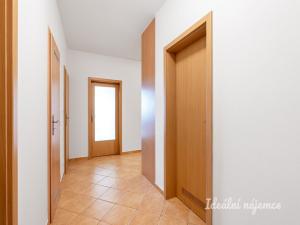 Pronájem bytu 3+kk, Praha - Kunratice, Za valem, 80 m2