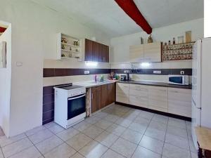 Prodej rodinného domu, Záhornice, Hlavní, 230 m2