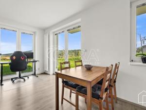 Prodej bytu 2+kk, Jince, Zborovská, 50 m2