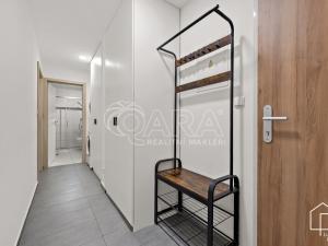 Prodej bytu 2+kk, Jince, Zborovská, 50 m2