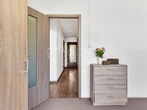 Prodej bytu 3+kk, Praha - Horní Měcholupy, Livornská, 71 m2