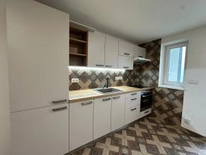 Pronájem bytu 2+1, Katusice, Polní, 50 m2