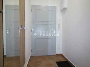 Pronájem bytu 2+kk, Praha - Čimice, Čimická, 37 m2