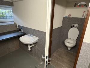 Pronájem obchodního prostoru, Nový Bor - Arnultovice, B. Egermanna, 77 m2