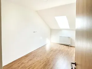 Prodej bytu 3+kk, Velim, Palackého, 73 m2