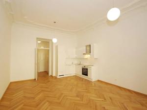 Pronájem bytu 2+kk, Praha - Vinohrady, Balbínova, 66 m2
