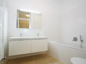 Pronájem bytu 2+kk, Praha - Vinohrady, Balbínova, 66 m2