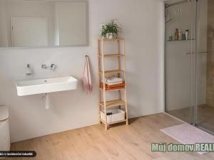 Pronájem bytu 4+kk, Praha - Řepy, U boroviček, 119 m2