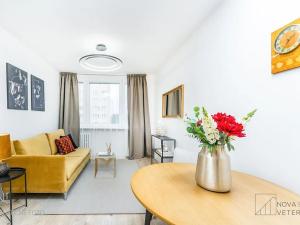 Prodej bytu 2+kk, Praha - Kobylisy, Třeboradická, 48 m2