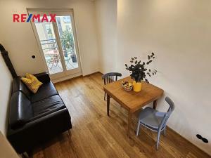 Pronájem bytu 1+kk, Praha - Holešovice, Veverkova, 36 m2