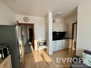 Pronájem bytu 2+kk, Plzeň - Jižní Předměstí, Politických vězňů, 38 m2