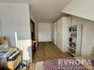 Pronájem bytu 2+kk, Plzeň - Jižní Předměstí, Politických vězňů, 38 m2