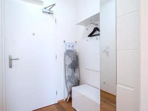 Pronájem bytu 1+kk, Praha - Vinohrady, Perucká, 27 m2