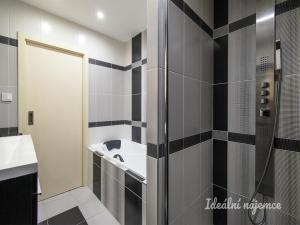 Pronájem bytu 3+kk, Praha - Modřany, Hausmannova, 70 m2