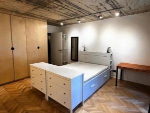 Pronájem bytu 2+kk, Praha - Záběhlice, Hlavní, 80 m2