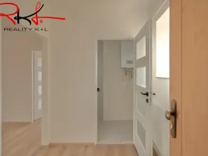 Prodej bytu 3+1, Veltrusy, Komenského, 65 m2