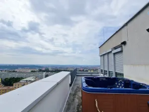 Pronájem obchodního prostoru, Brno - Lesná, Majdalenky, 214 m2