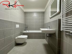 Pronájem bytu 2+kk, Praha, Čakovická, 42 m2