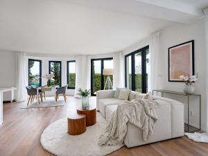 Prodej vícegeneračního domu, Šestajovice, Ve Vilkách, 460 m2