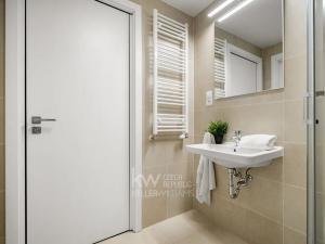 Pronájem bytu 1+kk, Praha - Hloubětín, Poděbradská, 33 m2
