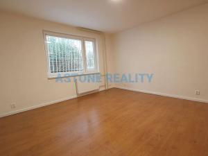Prodej bytu 1+kk, Praha - Prosek, Pískovcová, 35 m2
