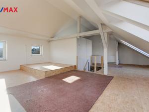 Prodej bytu 5+1, Karlovy Vary, Bulharská, 130 m2