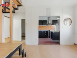 Prodej bytu 4+1, Karlovy Vary, Bulharská, 130 m2