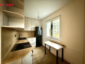 Pronájem bytu 2+1, Karlovy Vary, Krymská, 56 m2