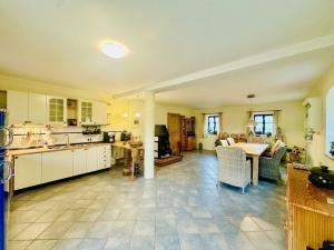 Prodej rodinného domu, Chudenín - Uhliště, 300 m2