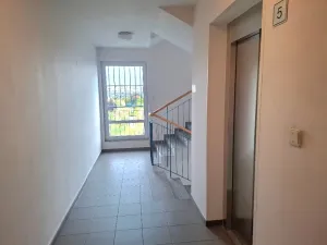 Pronájem bytu 1+kk, Praha - Stodůlky, Kodymova, 38 m2