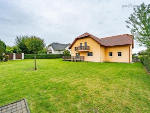 Pronájem rodinného domu, Průhonice, 400 m2