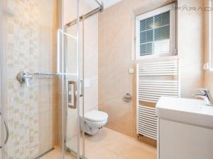 Pronájem rodinného domu, Průhonice, 300 m2