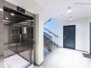 Pronájem bytu 3+kk, Praha - Žižkov, U Viktorie, 70 m2