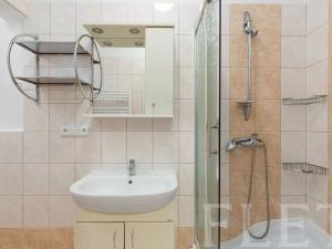 Pronájem bytu 2+kk, Praha - Vršovice, Vršovická, 48 m2