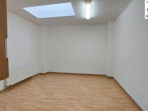 Pronájem bytu 1+kk, Cheb, Joštova, 32 m2