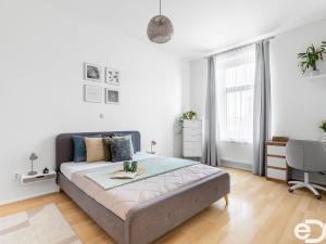 Prodej bytu 2+kk, Praha, Spojovací, 50 m2