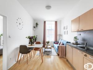 Prodej bytu 2+kk, Praha, Spojovací, 50 m2