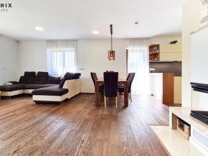 Pronájem rodinného domu, Králův Dvůr, Na Lucberku, 270 m2