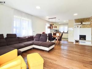 Pronájem rodinného domu, Králův Dvůr, Na Lucberku, 270 m2
