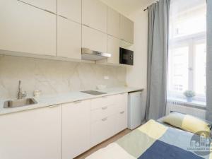 Pronájem bytu 1+kk, Praha, Čestmírova, 16 m2