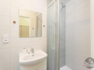 Pronájem bytu 1+kk, Praha, Čestmírova, 16 m2