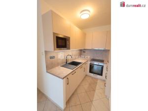 Pronájem bytu 2+kk, Praha - Kamýk, Pšenčíkova, 43 m2