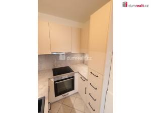 Pronájem bytu 2+kk, Praha - Kamýk, Pšenčíkova, 43 m2